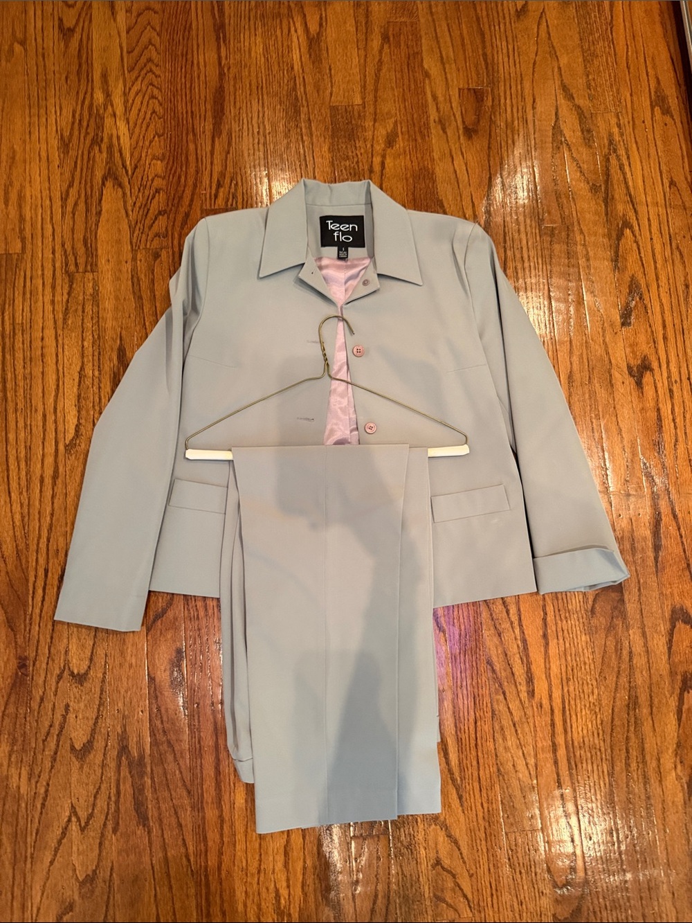 Teenflo Pale Gray Women's Two-Piece Blazer and Pants Set